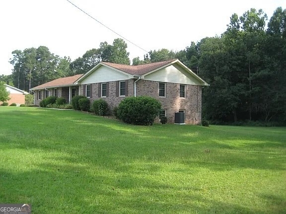 145 Redwood Circle - Photo 1