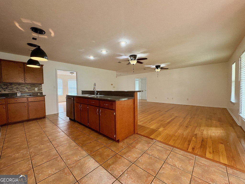 219 Fairway Drive - Photo 4