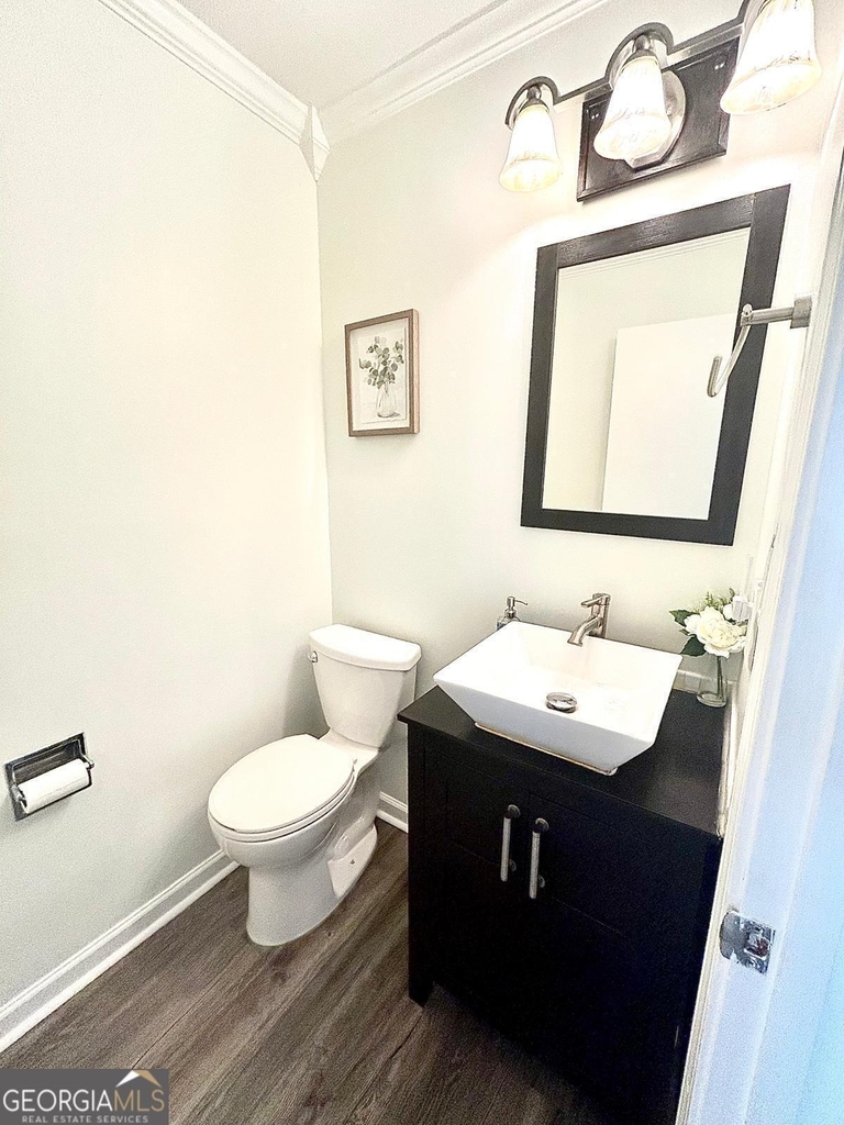 838 Heritage Square - Photo 1