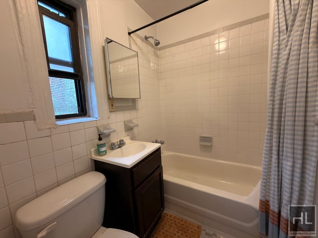 East 6th Street - Photo 3