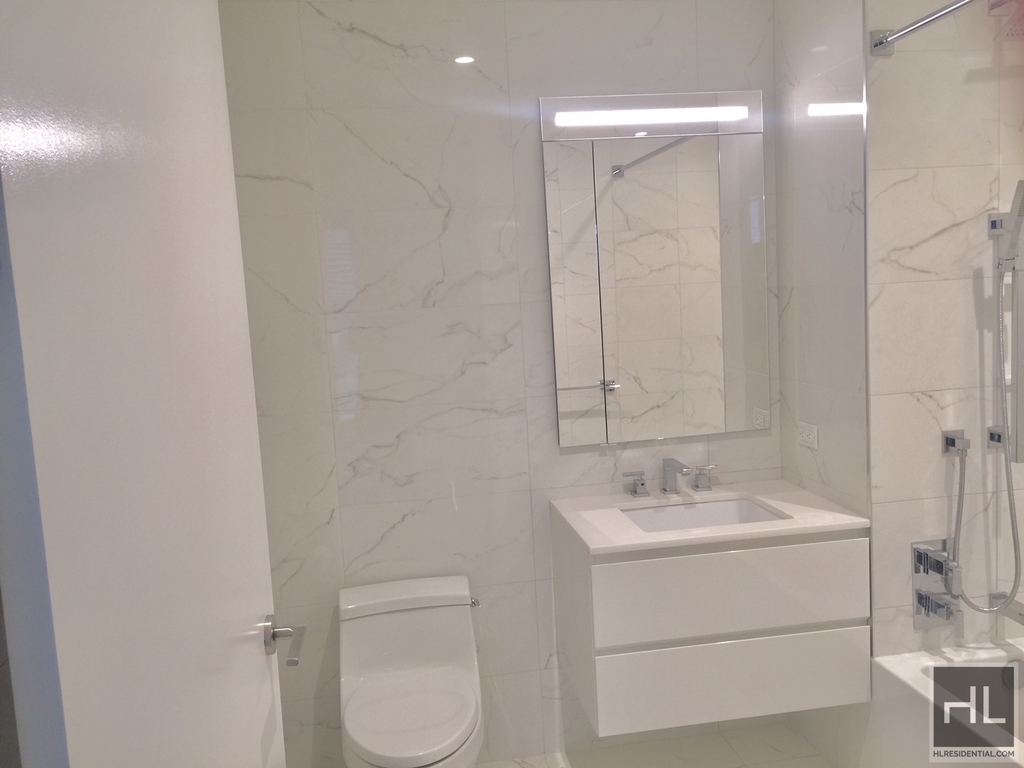 East 44th Street - Photo 6
