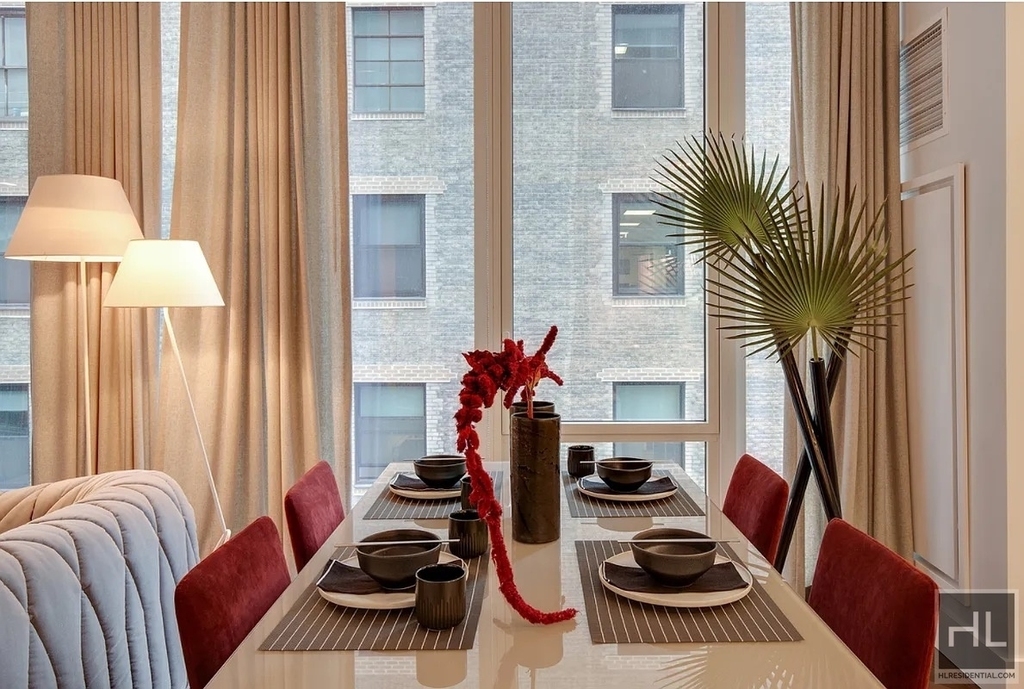 East 44th Street - Photo 4