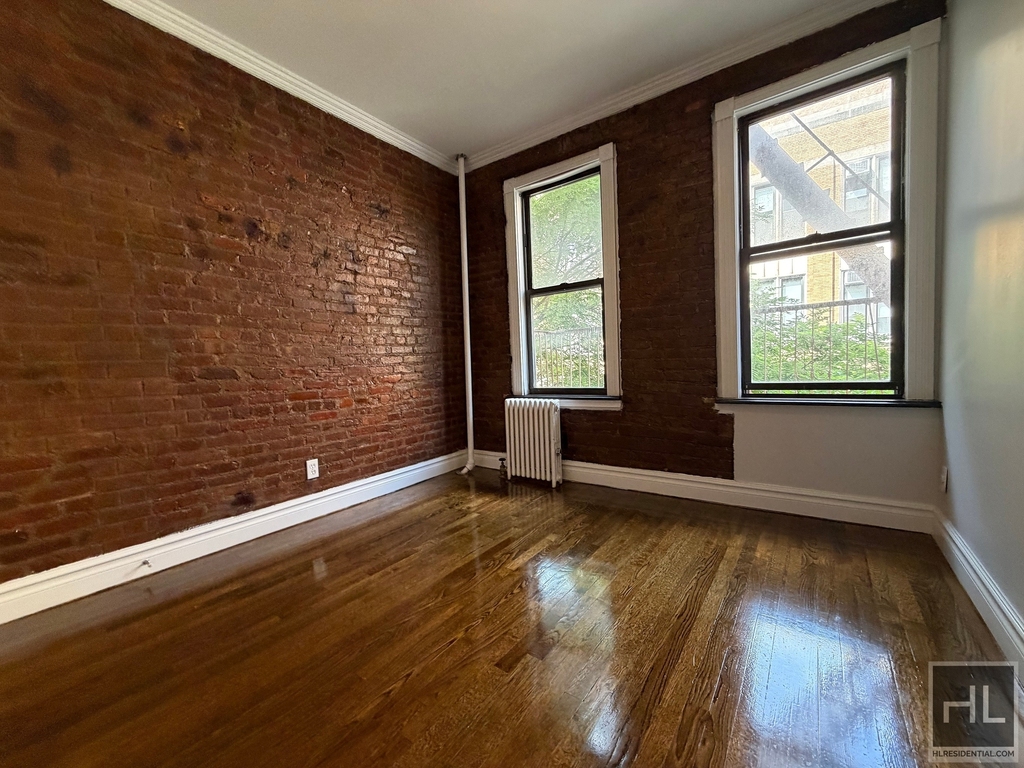 East 13th Street - Photo 4