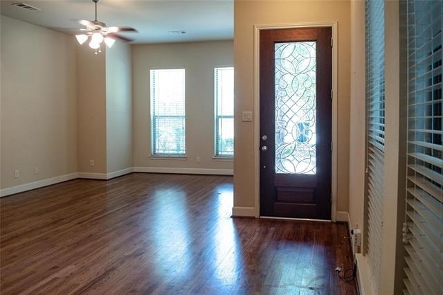 2410 Knight Street - Photo 2