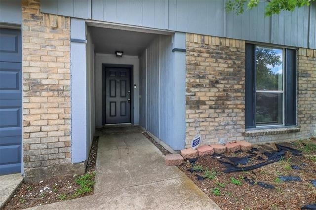 7012 Lincolnshire Lane - Photo 1