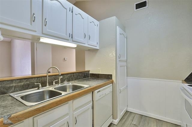 3674 Radcliff Road - Photo 15