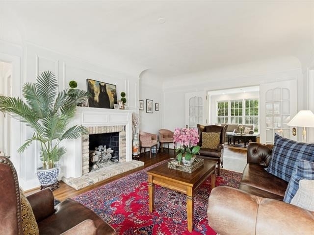 4352 Livingston Avenue - Photo 1