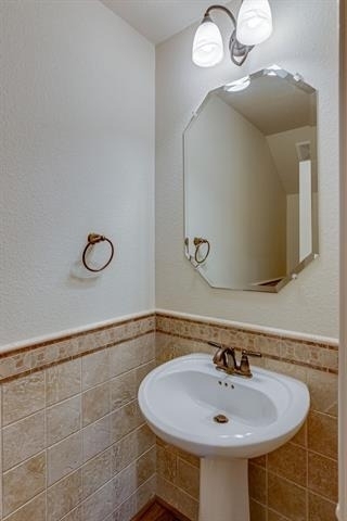 219 Knapford Station - Photo 7