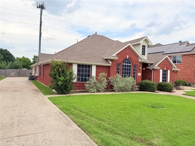 301 Mimosa Drive - Photo 1