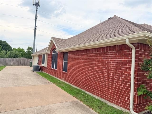 301 Mimosa Drive - Photo 4