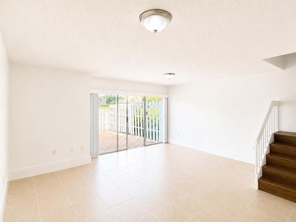 887 Crystal Lake Drive - Photo 5