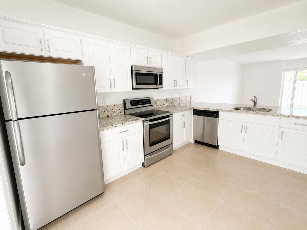 887 Crystal Lake Drive - Photo 2