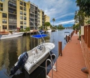 12 Royal Palm Way - Photo 4