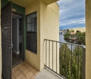 12 Royal Palm Way - Photo 11