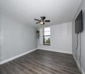 12 Royal Palm Way - Photo 18