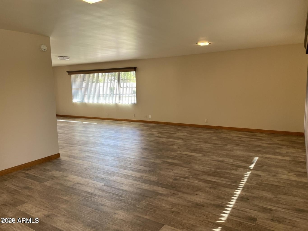 375 S Buena Vista Avenue - Photo 5