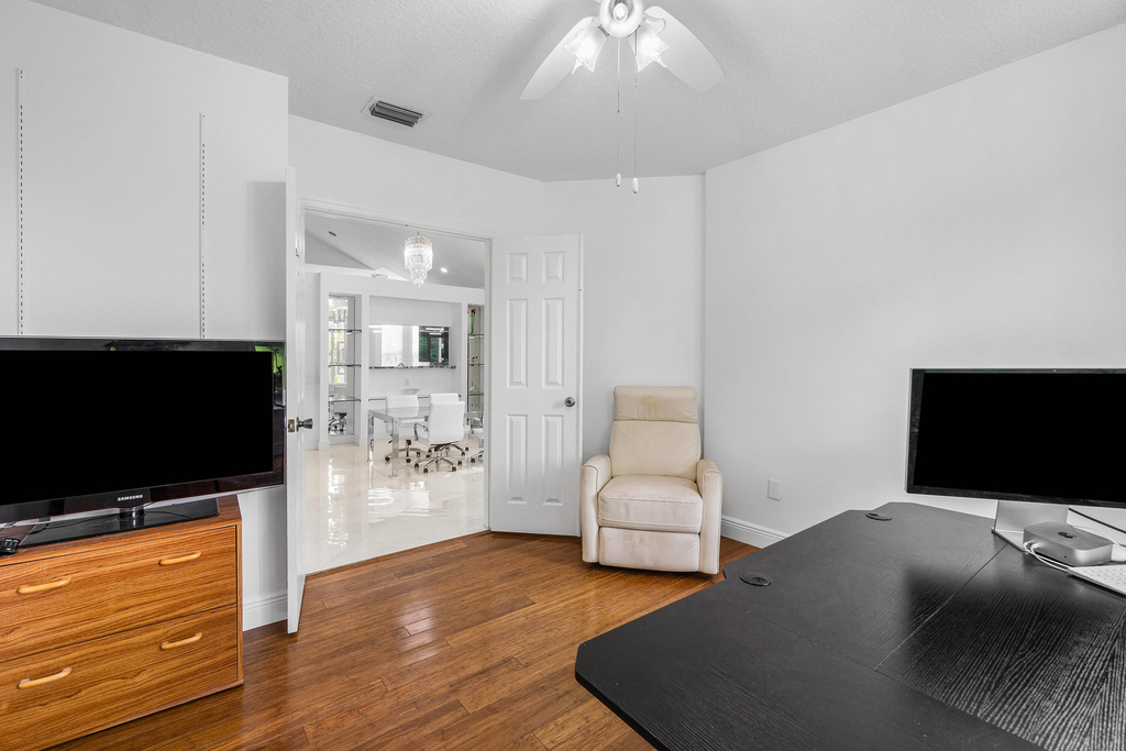 7087 Nw 78th Place - Photo 27