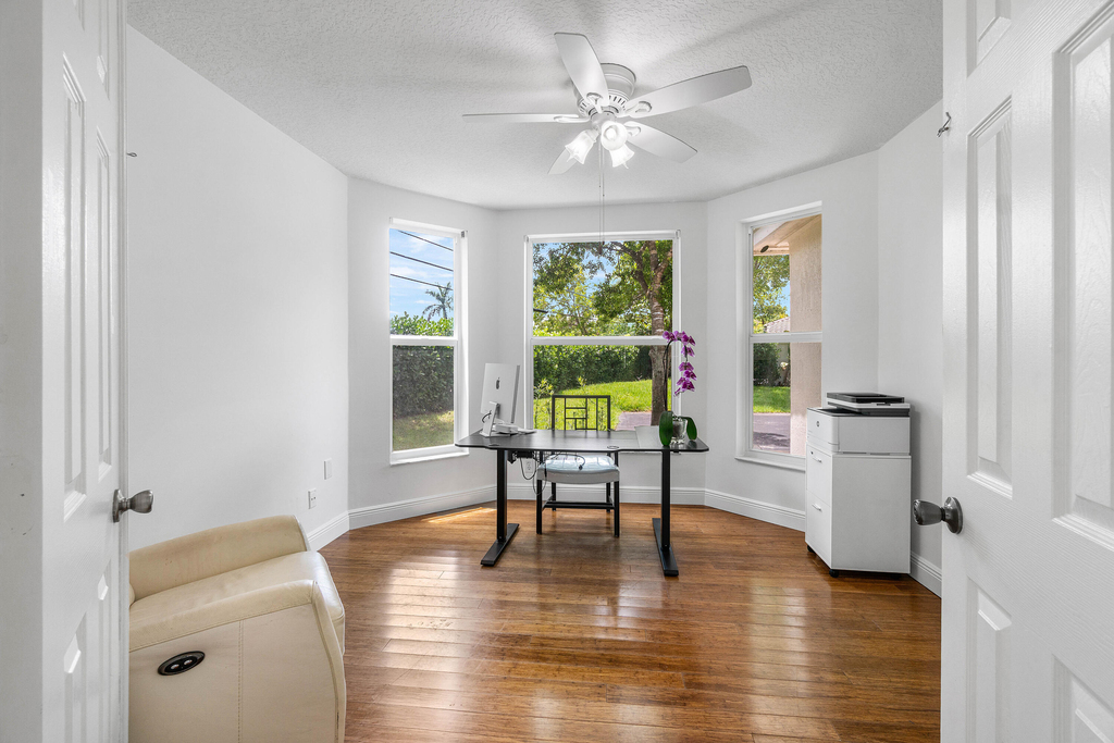 7087 Nw 78th Place - Photo 25