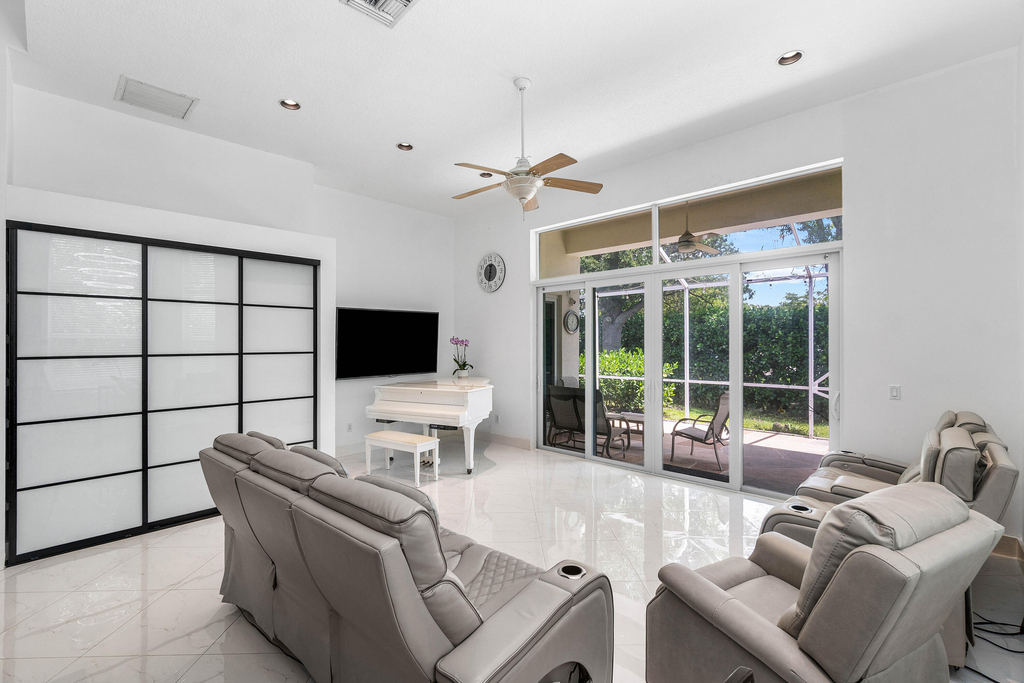 7087 Nw 78th Place - Photo 8