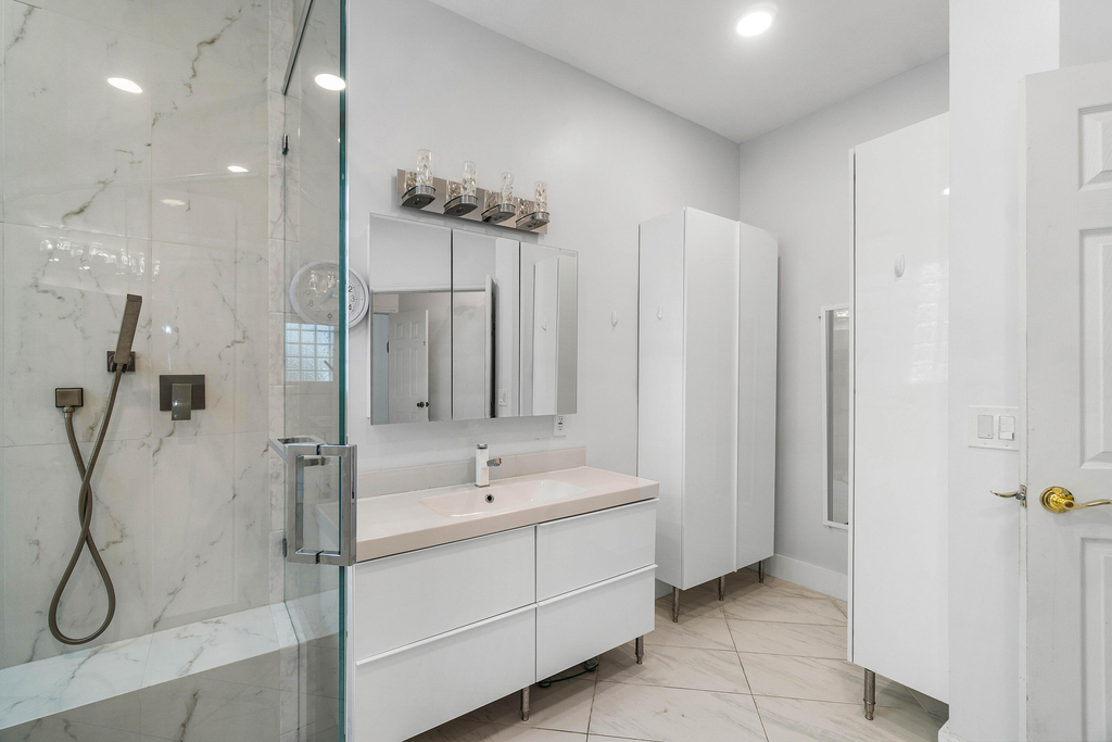 7087 Nw 78th Place - Photo 11