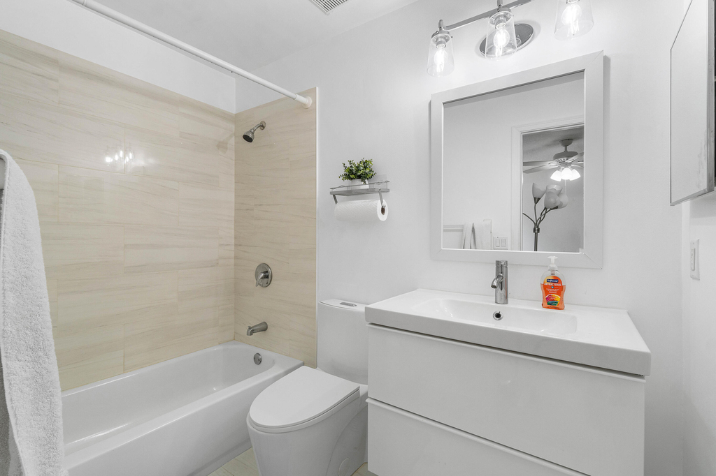7087 Nw 78th Place - Photo 18