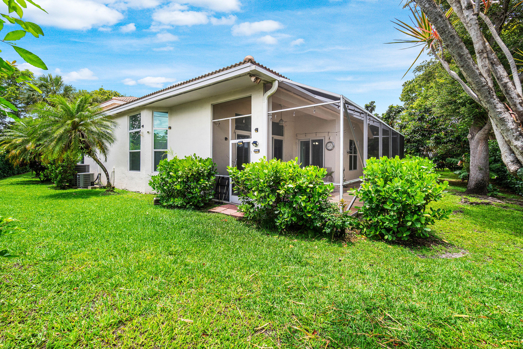 7087 Nw 78th Place - Photo 30