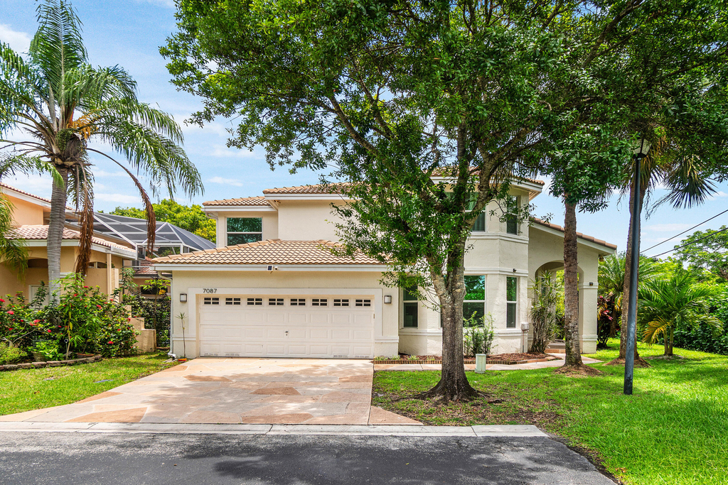 7087 Nw 78th Place - Photo 0
