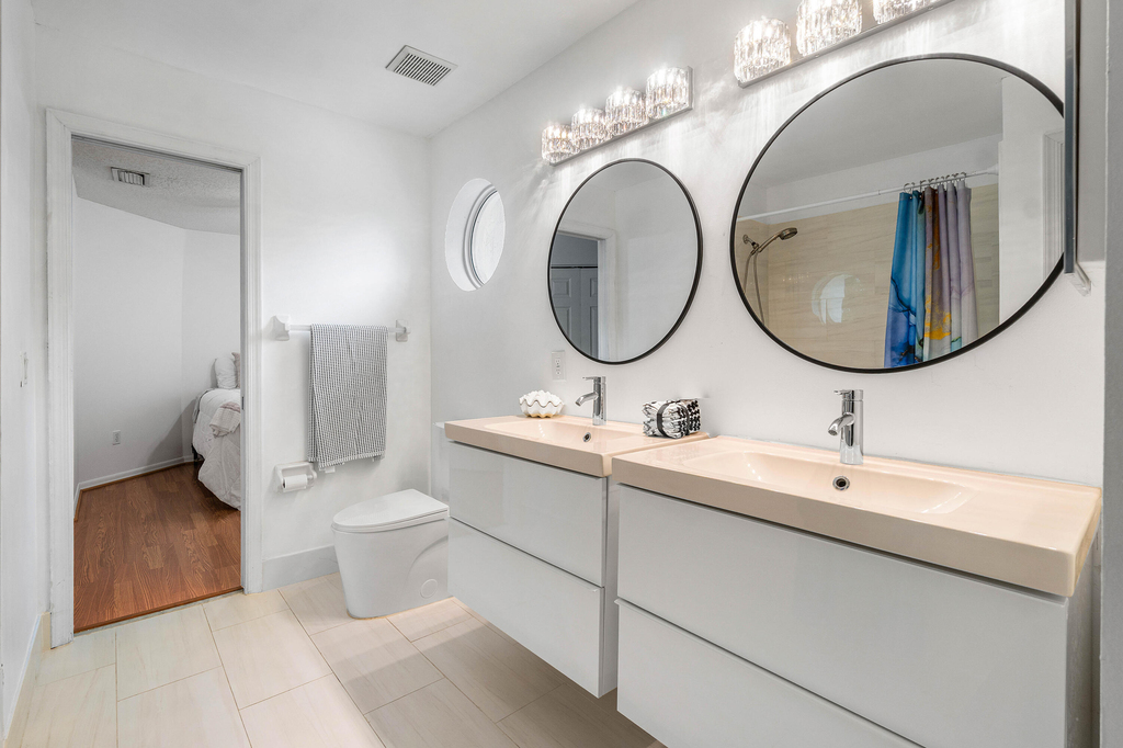 7087 Nw 78th Place - Photo 20
