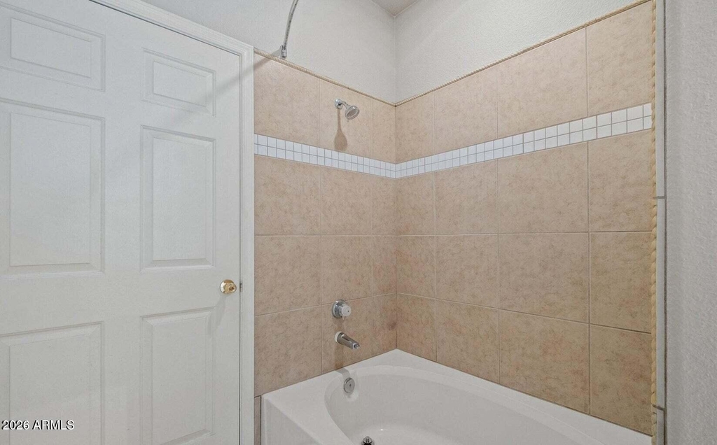 3236 E Chandler Boulevard - Photo 11