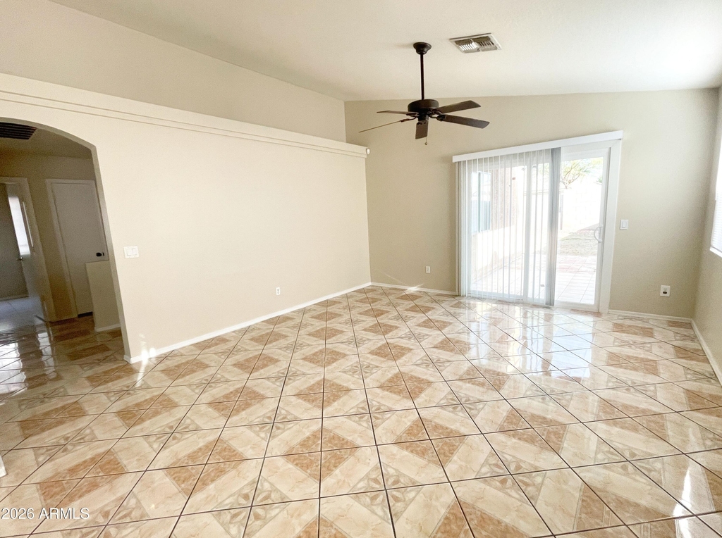 8930 W Catalina Drive - Photo 6