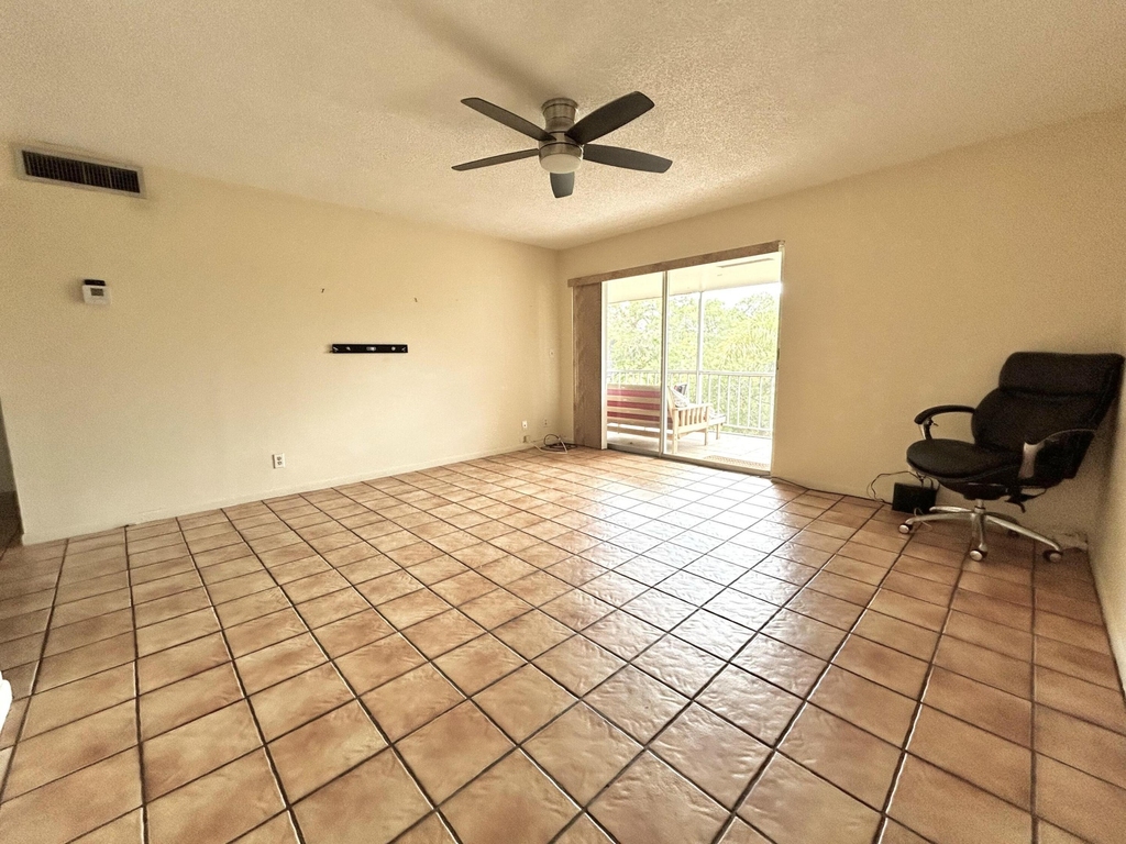 642 Nw 13th Street - Photo 2