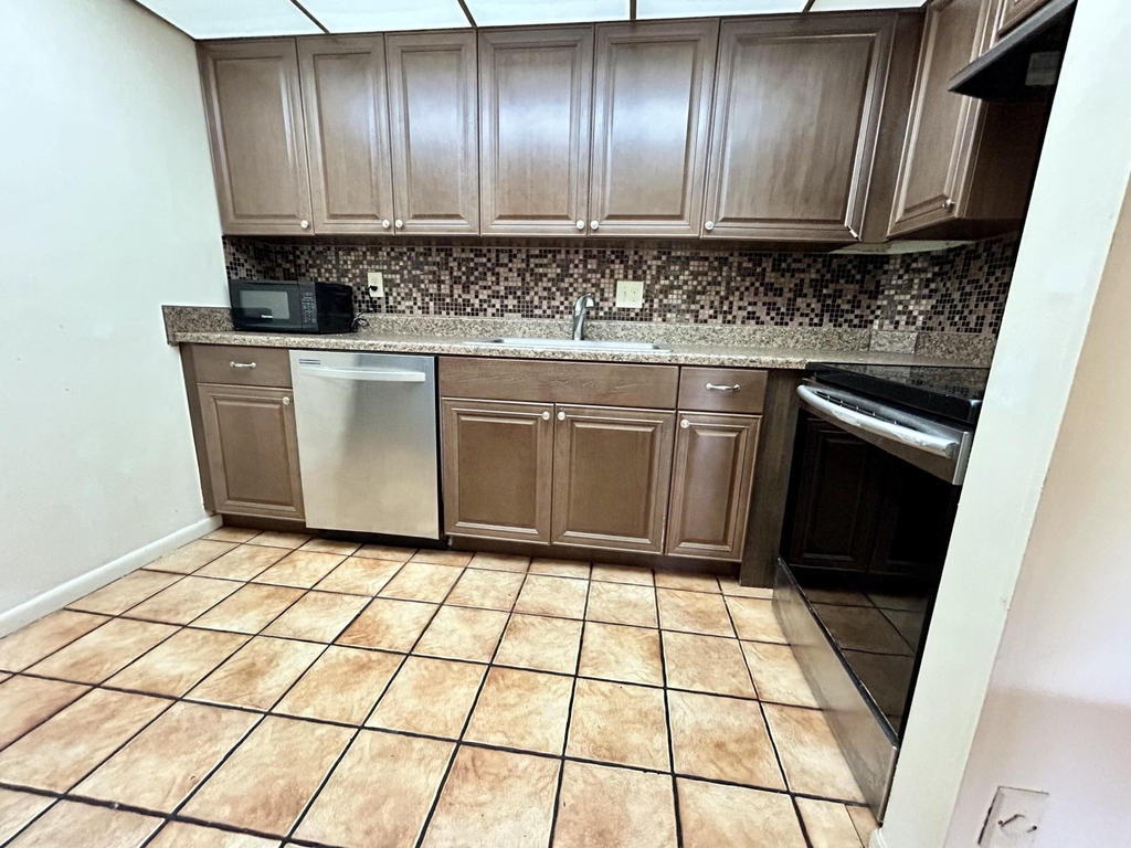 642 Nw 13th Street - Photo 3