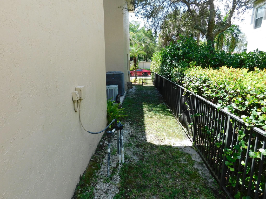 11751 Nw 1st Street - Photo 34