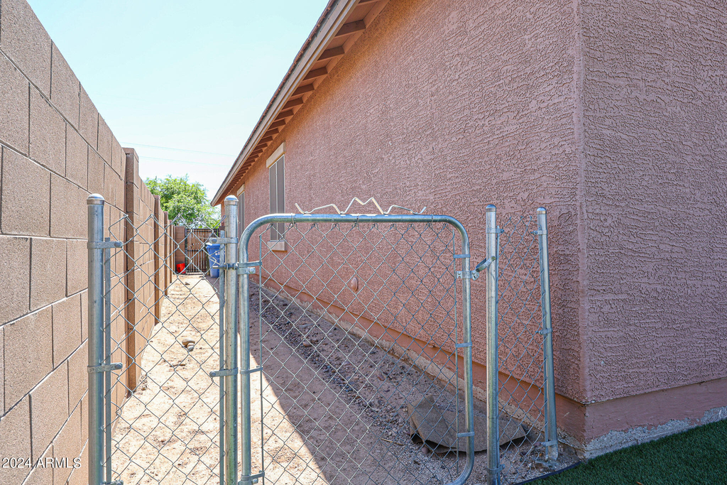 7009 S 78th Drive - Photo 29