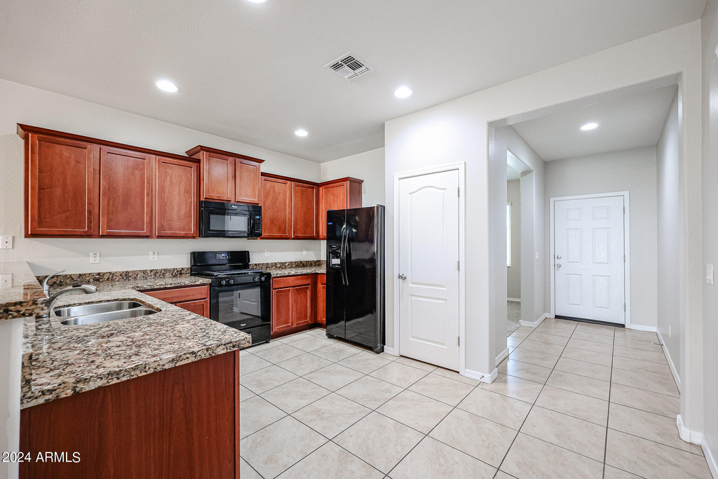 7009 S 78th Drive - Photo 3