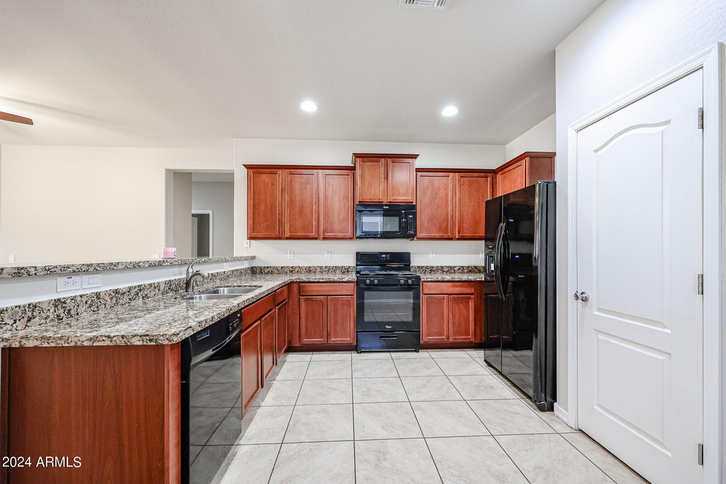 7009 S 78th Drive - Photo 7