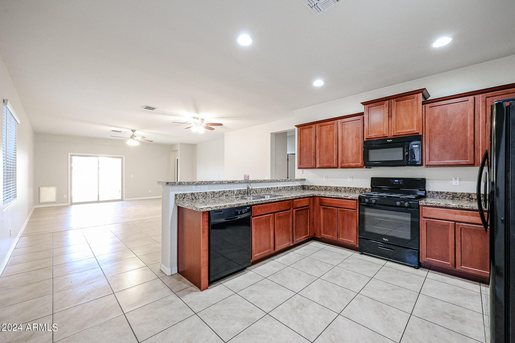 7009 S 78th Drive - Photo 6