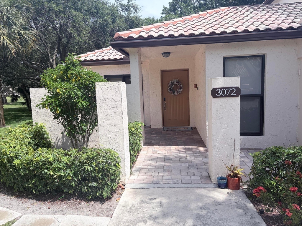 3072 Inglewood Terrace - Photo 0