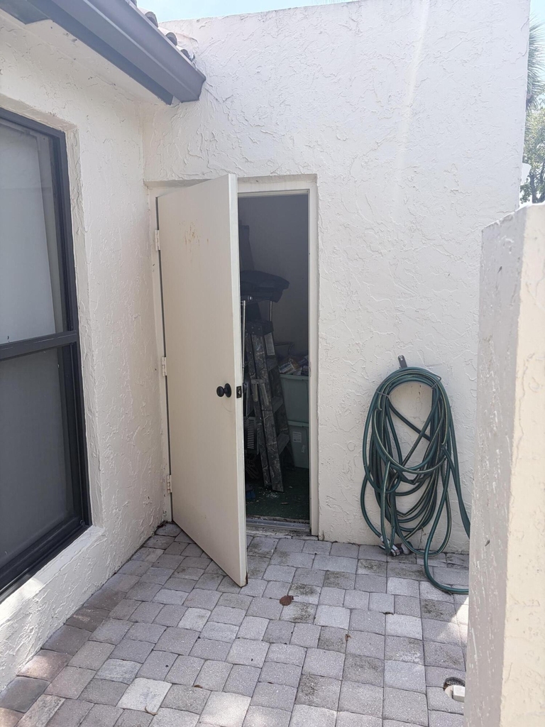 3072 Inglewood Terrace - Photo 2