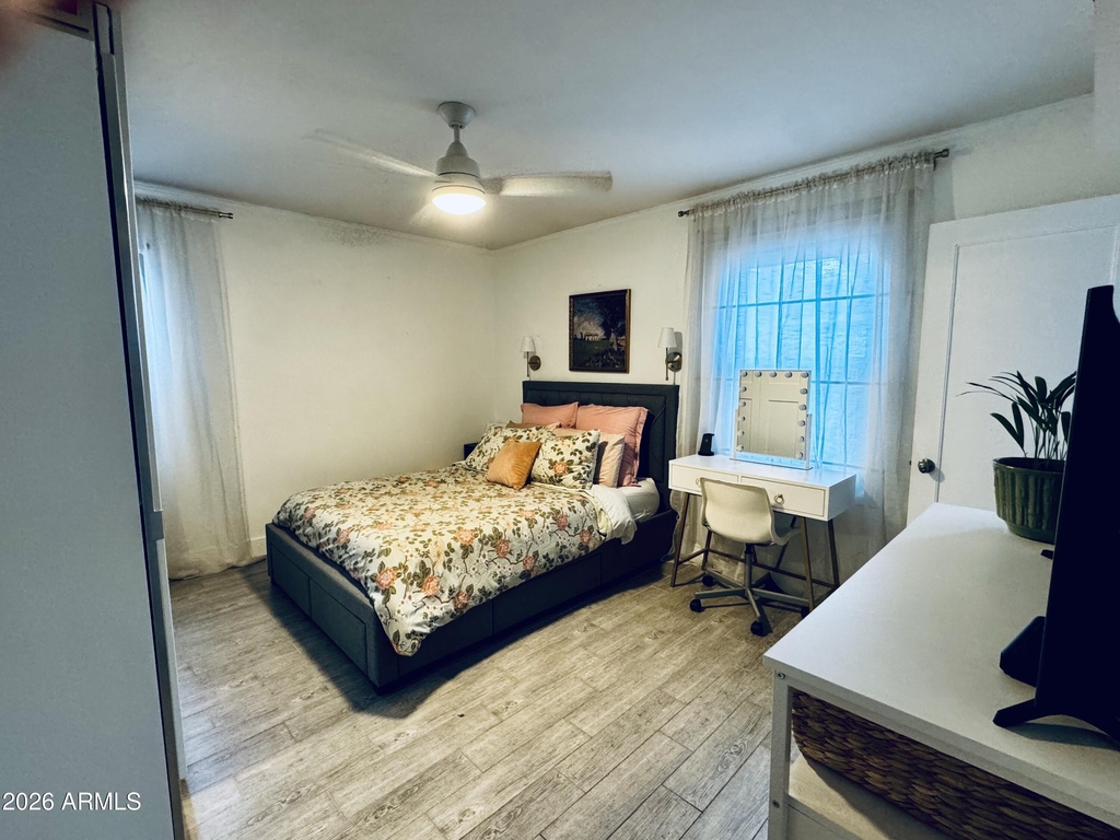705 W Wilshire Drive - Photo 12