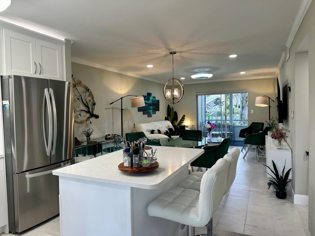 2721 Garden Drive N - Photo 3
