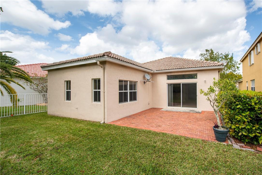 4015 Palm Place - Photo 1
