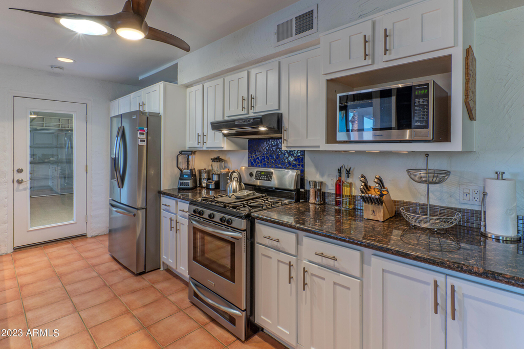 12636 N 68th Street - Photo 6