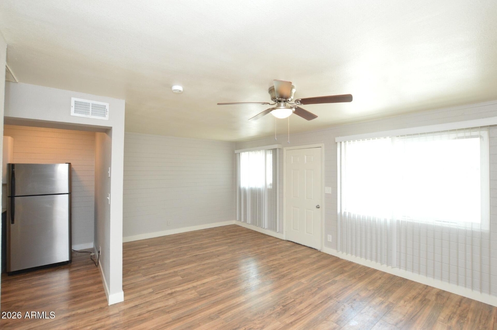 6040 N 21st Avenue - Photo 4