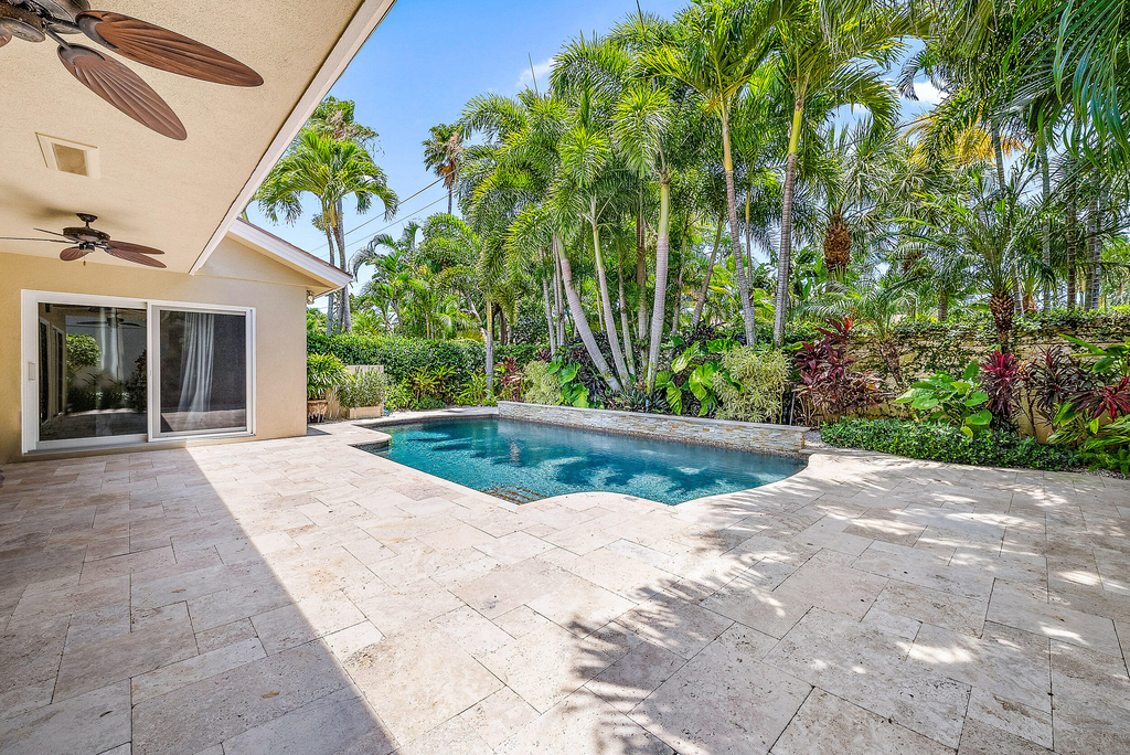 203 E River Park Drive - Photo 1