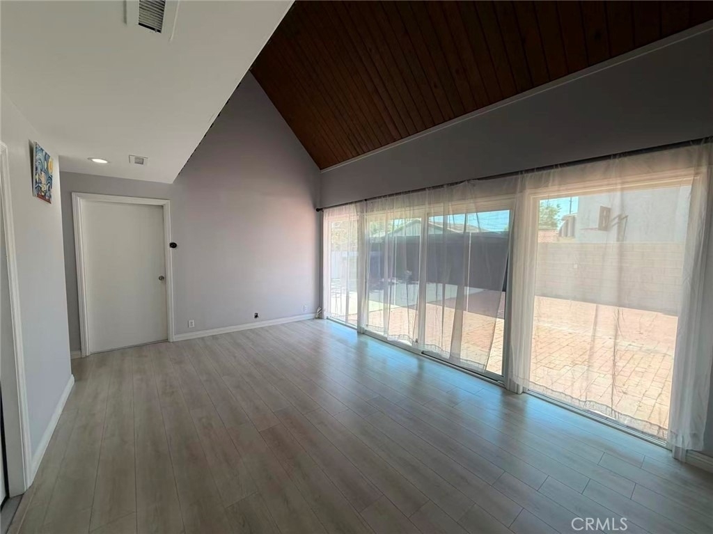 5738 Agnes Avenue - Photo 6