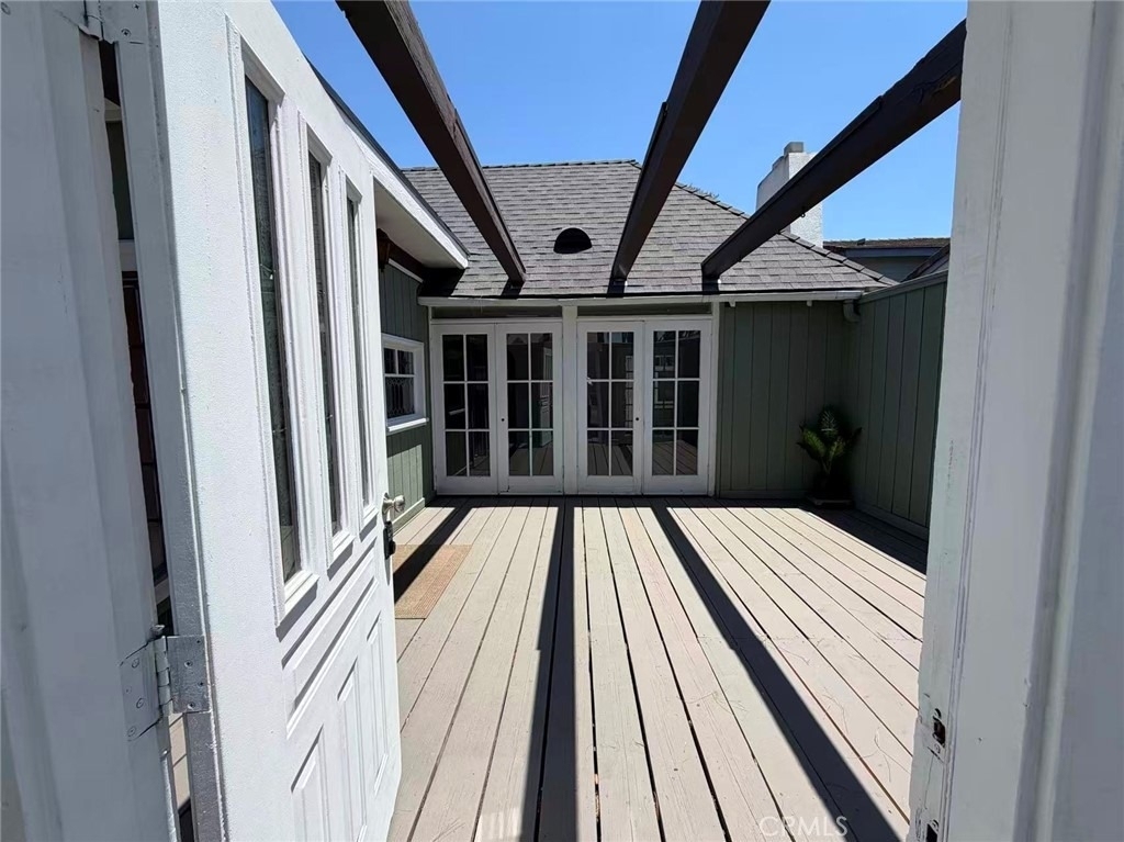 5738 Agnes Avenue - Photo 2
