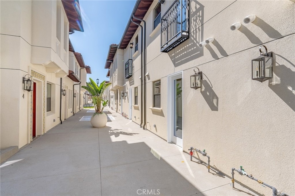 140 New Ave - Photo 1