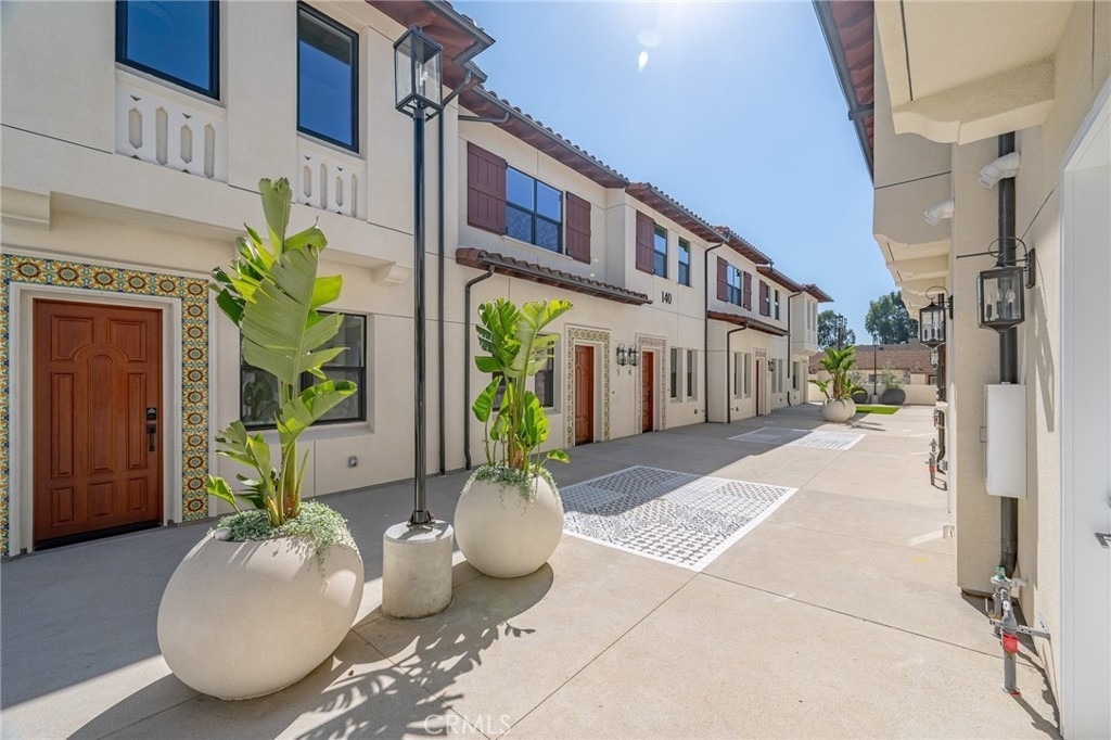 140 New Ave - Photo 2