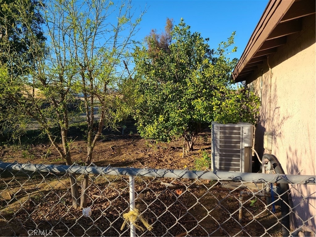 11685 Holmes - Photo 33